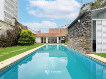 Casa · 300m² · 7 Ambientes · 2 Cocheras · Venta | Permuta - Casa 3 Dorm., Cochera Doble, y Piscina - Echesortu, Rosario - Apto Crédito.