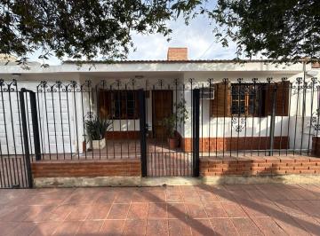 PH · 71m² · 6 Ambientes · 1 Cochera · Se Vende Casa Barrio Eucalipto Escritura