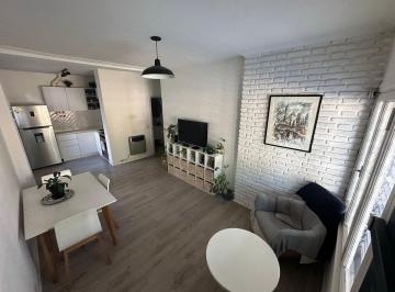 Casa · 74m² · 3 Ambientes · 1 Cochera · Casa 3 Ambientes Venta Temperley Apta Credito