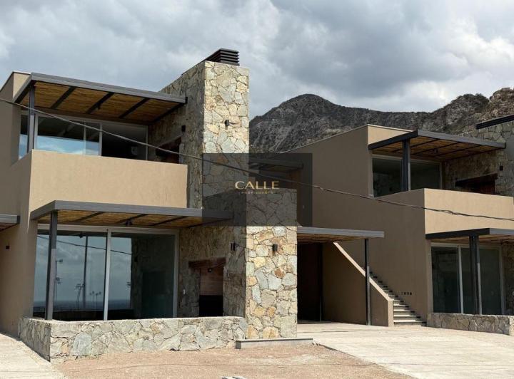 Casa · 121m² · 3 Ambientes · 1 Cochera