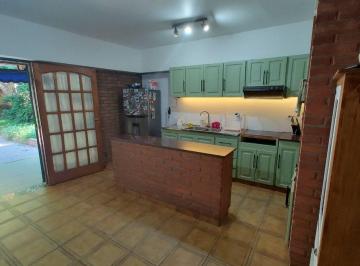 Casa · 180m² · 4 Ambientes · 2 Cocheras · Venta Casa 4 Ambientes, San Martin, Apto Credito!