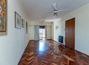 Departamento · 67m² · 4 Ambientes · 1 Cochera · Venta Departamento Amplio C/ Cochera en Centro Sur