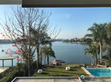 Casa · 467m² · 8 Ambientes · 2 Cocheras · Calidad Premium Al Mejor Espejo de Agua