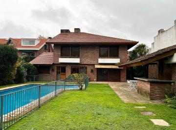 Casa · 560m² · 5 Ambientes · 6 Cocheras · Chalet 5 Ambientes en Venta en Martínez