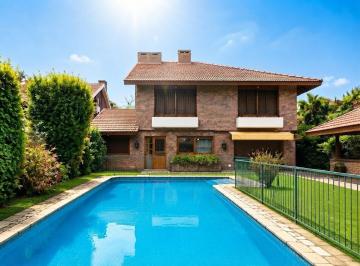 Casa · 560m² · 6 Ambientes · 6 Cocheras · Chalet 6 Ambientes en Venta, en Martínez