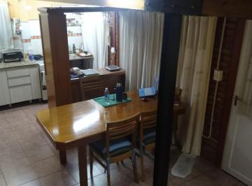 Departamento · 200m² · 5 Ambientes · 1 Cochera · Departamento en Venta - 4 Dorm. 2 Baños - Quilmes
