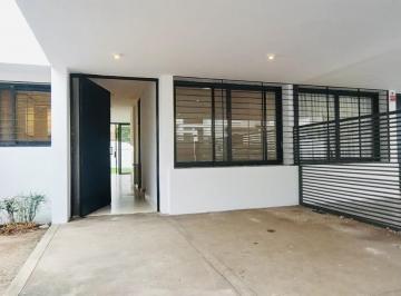 Casa · 130m² · 5 Ambientes · 1 Cochera · B Urca Dúplex 3dorm 3 Baños Vestidor Suite