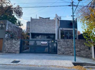 blosc Bienes Raìces VENDE / ALQUILA
Excelente casa ubicada en calle Arizu de God · Excelete Casa en Venta o Alquiler