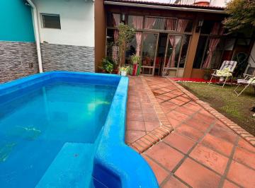 Casa · 198m² · 5 Ambientes · Casa Lote Propio