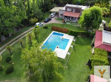 Casa · 368m² · 10 Ambientes · Casa en Venta - 6 Dorm. 4 Baños - Mendoza