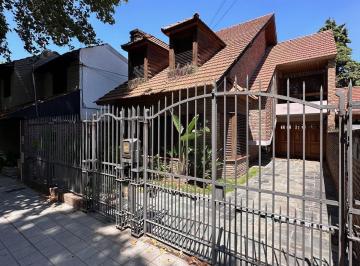 Casa · 212m² · 5 Ambientes · 4 Cocheras · Casa en Lomas de Zamora Oeste