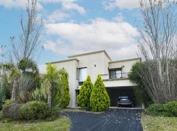 Casa de 5 ambientes, Presidente Perón · Exclusiva Residencia de Categoría en Lagos de San Eliseo