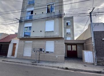 Departamento · 38m² · 2 Ambientes · Planta Baja con Patio a 100 m de La Uns