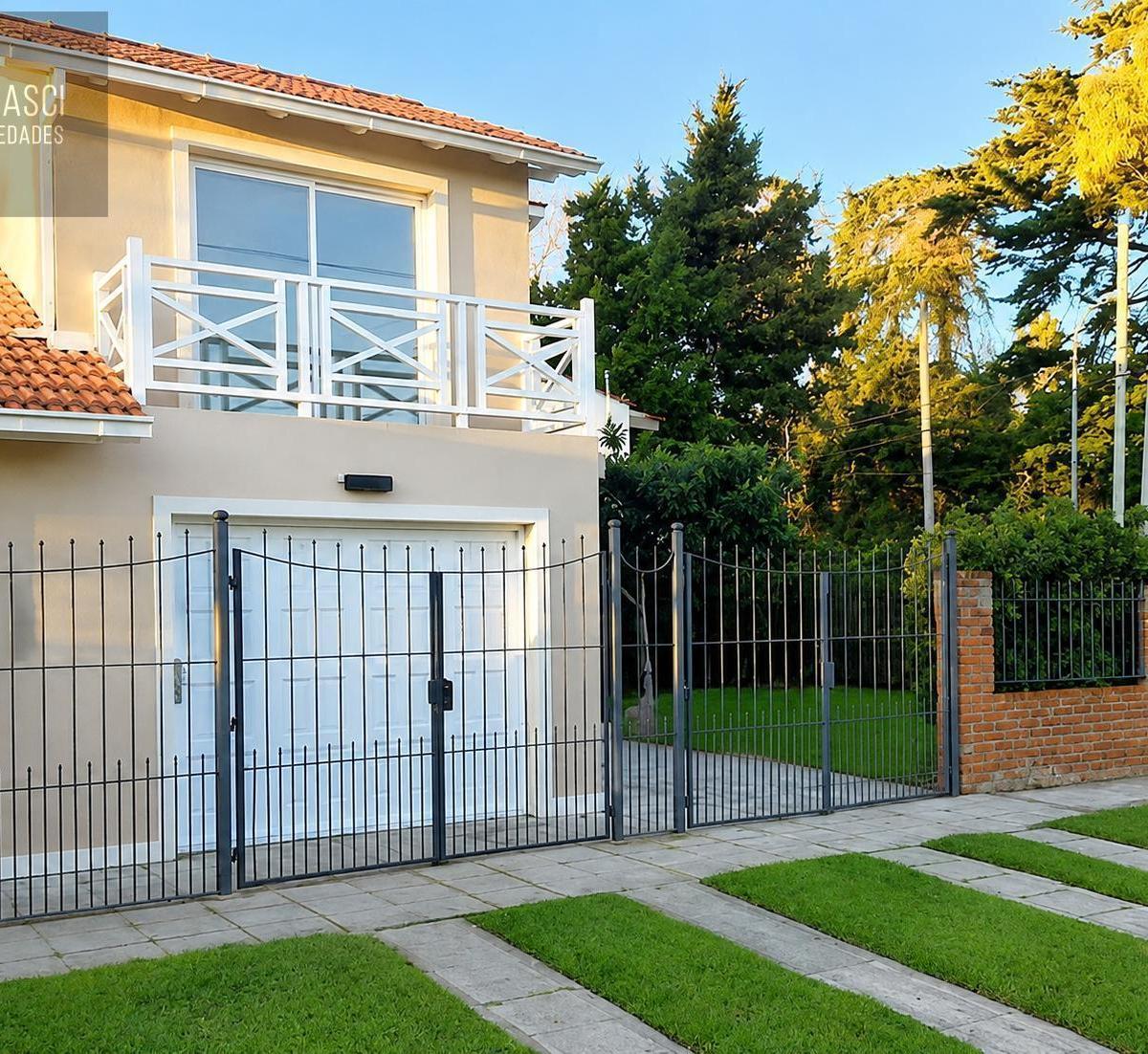 Venta Chalet 4 Ambientes Reciclado en Barrio Caisamar