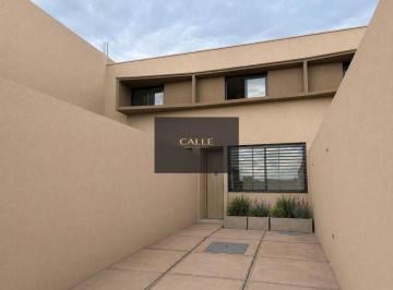 Casa de 3 ambientes, Maipú · Dúplex en Venta C/ Cochera en Maipú