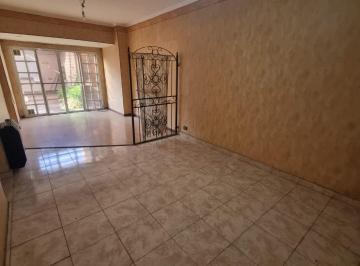 Departamento · 77m² · 3 Ambientes · 1 Cochera · Venta Depto Tipo Casa 3 Amb Patio Ciudad Evita