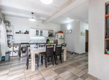 Casa · 116m² · 6 Ambientes · Venta Casa 3 Dorm. en España y Hosipitales