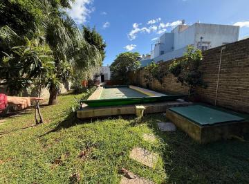 Casa · 125m² · 2 Ambientes · 2 Cocheras · Venta Casa 2 Amb Jardin, Cochera Pileta Bernal