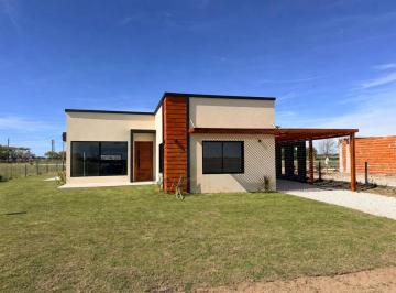 Casa de 4 ambientes, Mar de Ajó · Casa en Venta - Bº Cerrado Casuarinas - Mar de Ajó