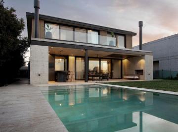 Casa · 375m² · 6 Ambientes · 1 Cochera · Casa Chalet en Alq. Temporario en Barbarita, General Pacheco, Tigre