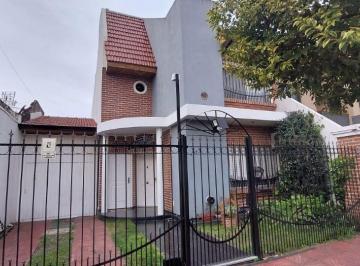 BYI-BYI-99_2 · Casa con 220 m² Totales y 4 Habitaciones en Venta en Ramos Mejía