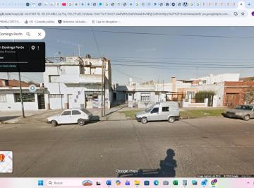 Mirá qué copada la cuadra, mucho movimiento.  · Enorme Lote con Casa Funcional. Ideal Multipropósito.