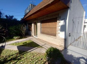 Casa de 3 ambientes, Almirante Brown · Hermosa Casa en Venta en Excelente Ubicacion en Adrogue