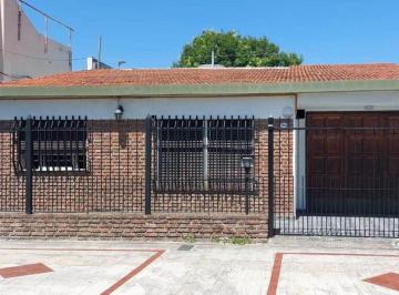 BYI-BYI-121_2 · Casa 3 Amb con Fondo