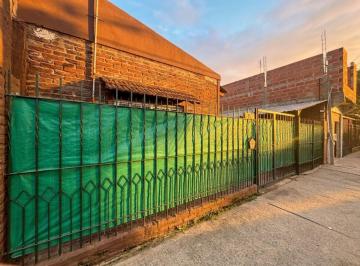 Casa · 72m² · 5 Ambientes · 1 Cochera · Venta Casa 5 Amb en V. del Pino Cochera y Jardin