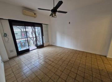 Departamento · 54m² · 3 Ambientes · 3 Ambientes Amplios Al Frente C/ Balcón Corrido y Patio