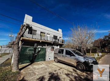 Casa · 220m² · 10 Ambientes · 4 Cocheras · Casa en Venta - 5 Dorm. 5 Baños - Cochera - 495 m² - City Bell, La Plata