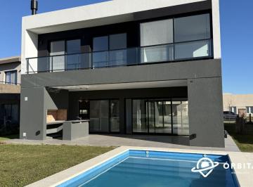 Casa · 185m² · 5 Ambientes · 4 Cocheras · Casa en Venta en Barrio San Felipe, Canning