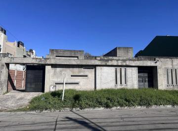 Casa de 7 ambientes, Hurlingham · Casa Minimalista 4 Amb a Terminar y Departamento 3 Amb