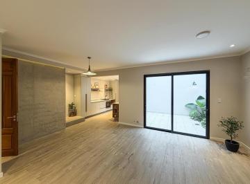 Casa · 110m² · 6 Ambientes · Casa de Pasillo de 3 Dorm. a Estrenar con Patio y Terraza