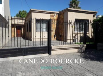 Casa · 4 Ambientes · 3 Cocheras · Casa en Monte Grande