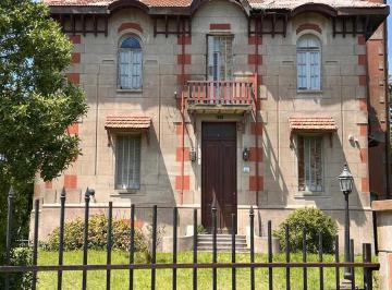 Casa · 638m² · 8 Ambientes · Castillo Historico de Quequen - Oportunidad Inversión