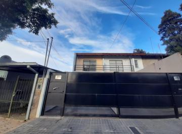 Casa · 61m² · 3 Ambientes · 1 Cochera · Duplex a Estrenar con Entrada de Auto Descubierta y Patio, 3 Amb