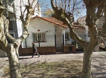 Casa · 90m² · 3 Ambientes · 1 Cochera · Casa - Banfield Oeste