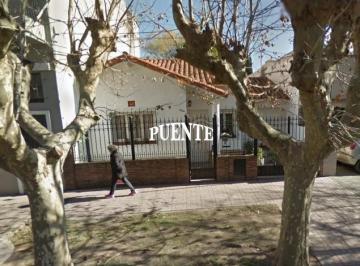 Casa · 90m² · 3 Ambientes · 1 Cochera · Casa - Banfield Oeste