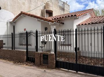 Casa · 90m² · 3 Ambientes · 1 Cochera · Casa - Banfield Oeste