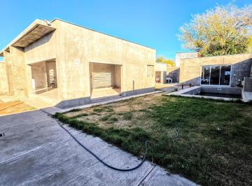 Casa · 625m² · 5 Ambientes · 2 Cocheras · Casa en Venta en Buena Nueva 3 Dorm.