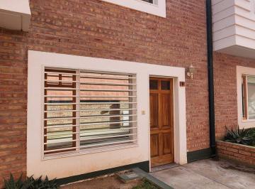 PH · 72m² · 5 Ambientes · 1 Cochera · Alquilo Dúplex 2 Dorm., con Cochera - Roca Al 1000 Neuquén Capital