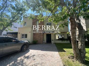 Casa · 183m² · 4 Ambientes · 1 Cochera · Casa Venta 3 Dorm. Barrio Las Orquídeas Lote de 500 m² Pilar