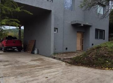 Casa · 250m² · 8 Ambientes · 2 Cocheras · Casa en Venta