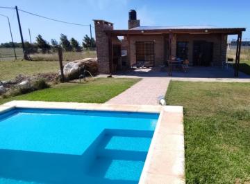 Casa · 50m² · 3 Ambientes · Altos de Piñero, 300 m², Dos Dorm., Galeria, Pileta.