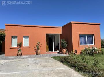 Casa · 140m² · 4 Ambientes · 2 Cocheras · Casa en Alquiler - San Eduardo, Pilar del Este