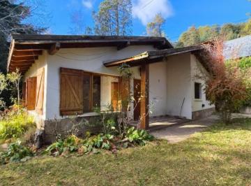 Casa · 185m² · 4 Ambientes · 1 Cochera · Casa de 142 m² a m de Pioneros - Km 2,300