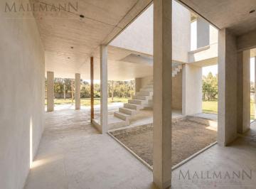 Casa · 282m² · 7 Ambientes · 4 Cocheras · Venta Casa 7 Amb en Los Cardos, Pilar Km 44
