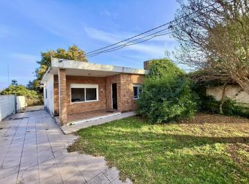 Casa · 470m² · 4 Ambientes · 1 Cochera · Venta de Casa en Colonia del Sacramento