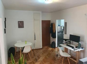 Departamento · 40m² · 2 Ambientes · Alquiler Departamento de 2 Ambientes con Balcón Al Frente en Recoleta